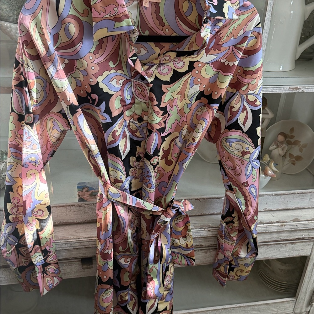 Evolutionary Multicolor Patterned Top - Picture 2 of 4